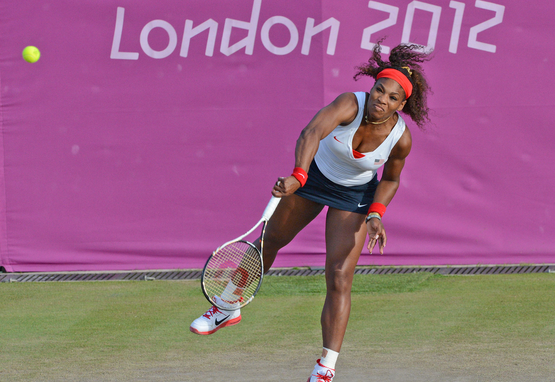 Photos Serena Williams [États-Unis] médaillée d’or en tennis, photographie de Peter Kneffel, 2012.
