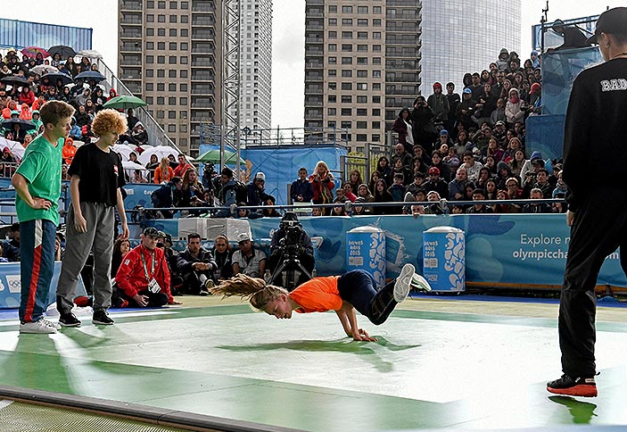 Photos Demi-finale de breakdance des Jeux Olympiques de la jeunesse à Buenos&nbsp;Aires, photographie de Fabian Ramella, 2018.

