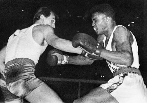 Photos Match de boxe. Cassius Clay [États-Unis] contre Zbigniew Pietrzykowski [Pologne], photographie,[nbsp]1960.
