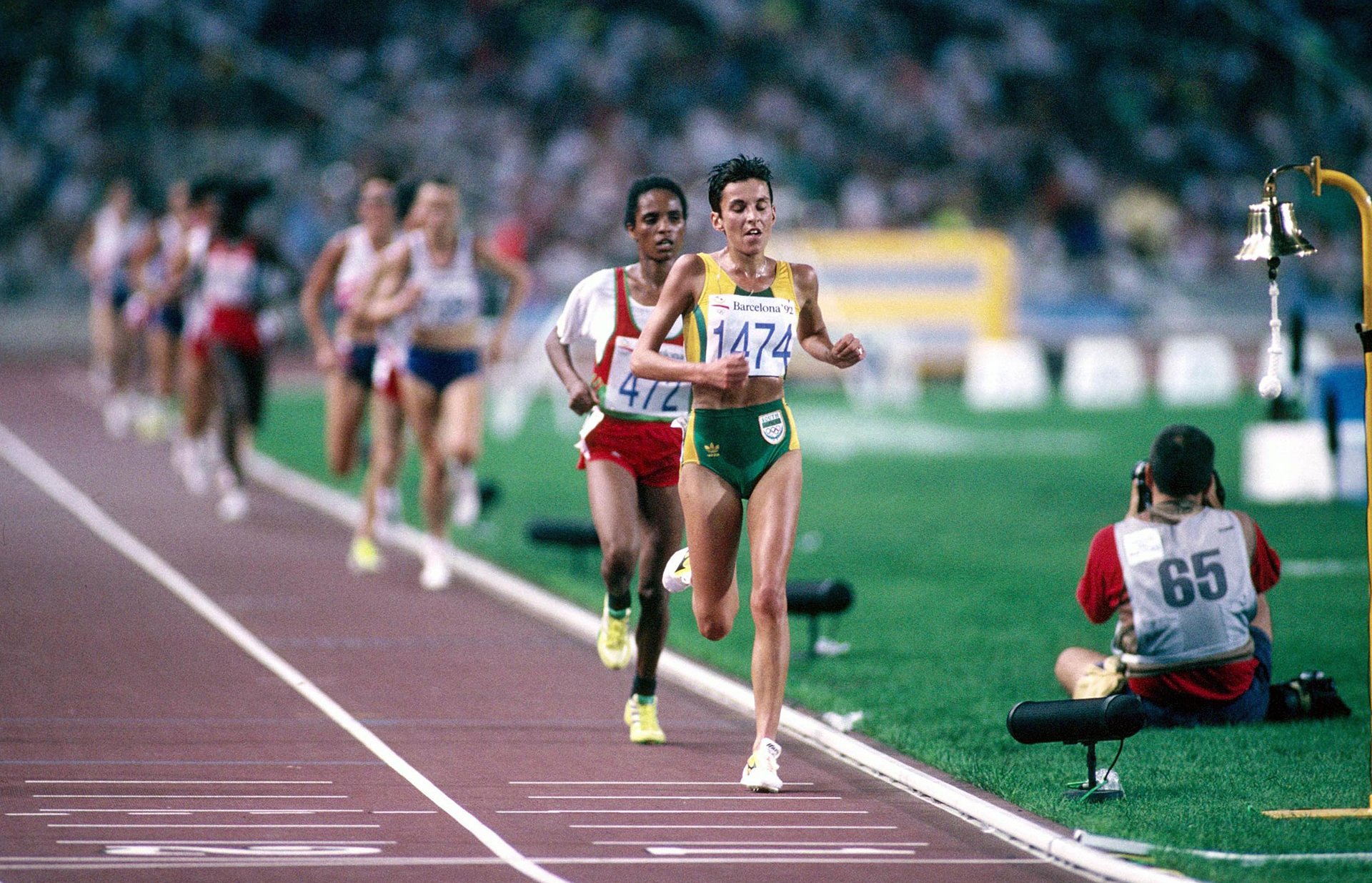 Photos Derartu Tulu [Éthiopie] et Elana Meyer [Afrique du Sud] au 10.000 mètres, photographie de Julien Pichon, 1992.
