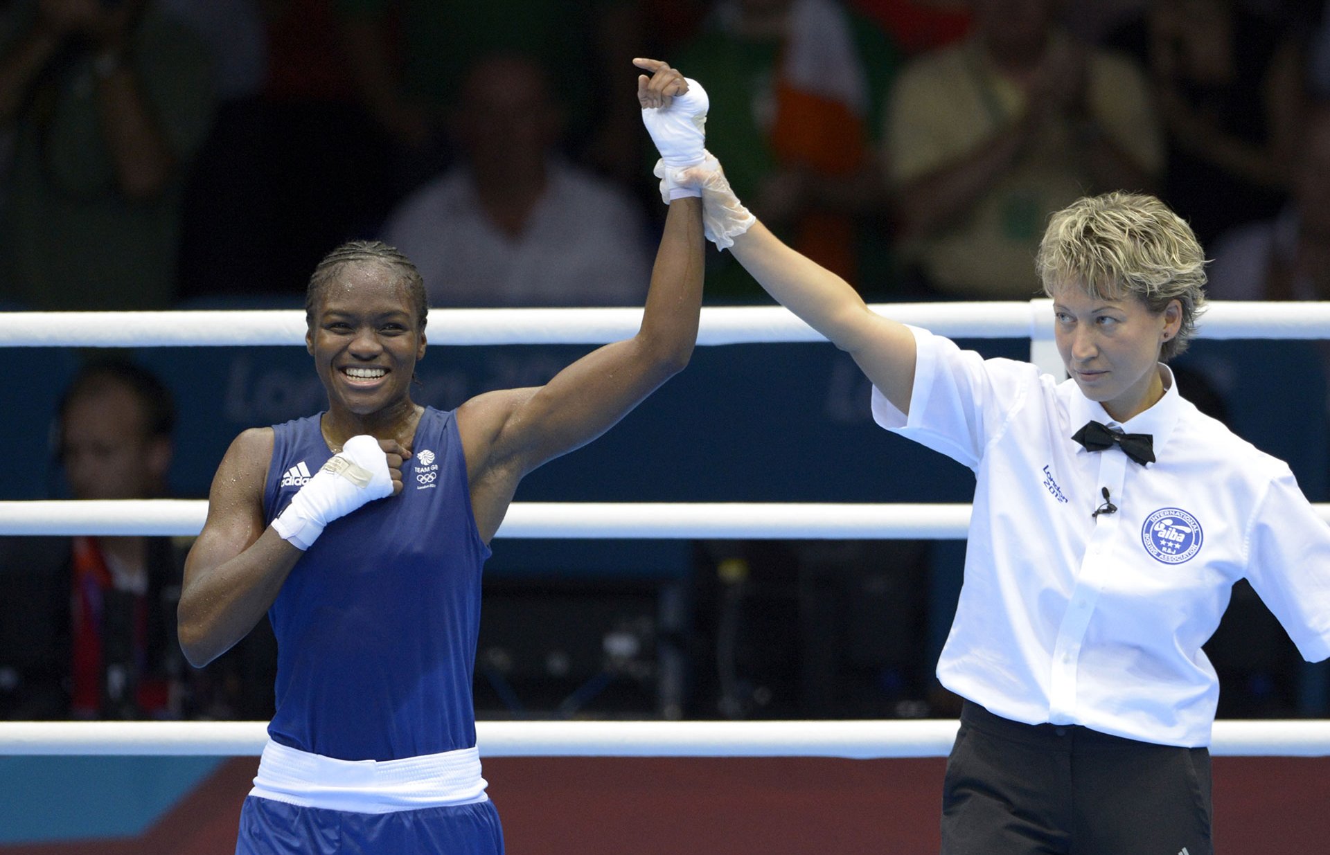 Photos Victoire de Nicola Adams [Grande-Bretagne], médaille d'or lors de la finale de boxe féminine en catégorie poids mouche, photographie, 2012.
