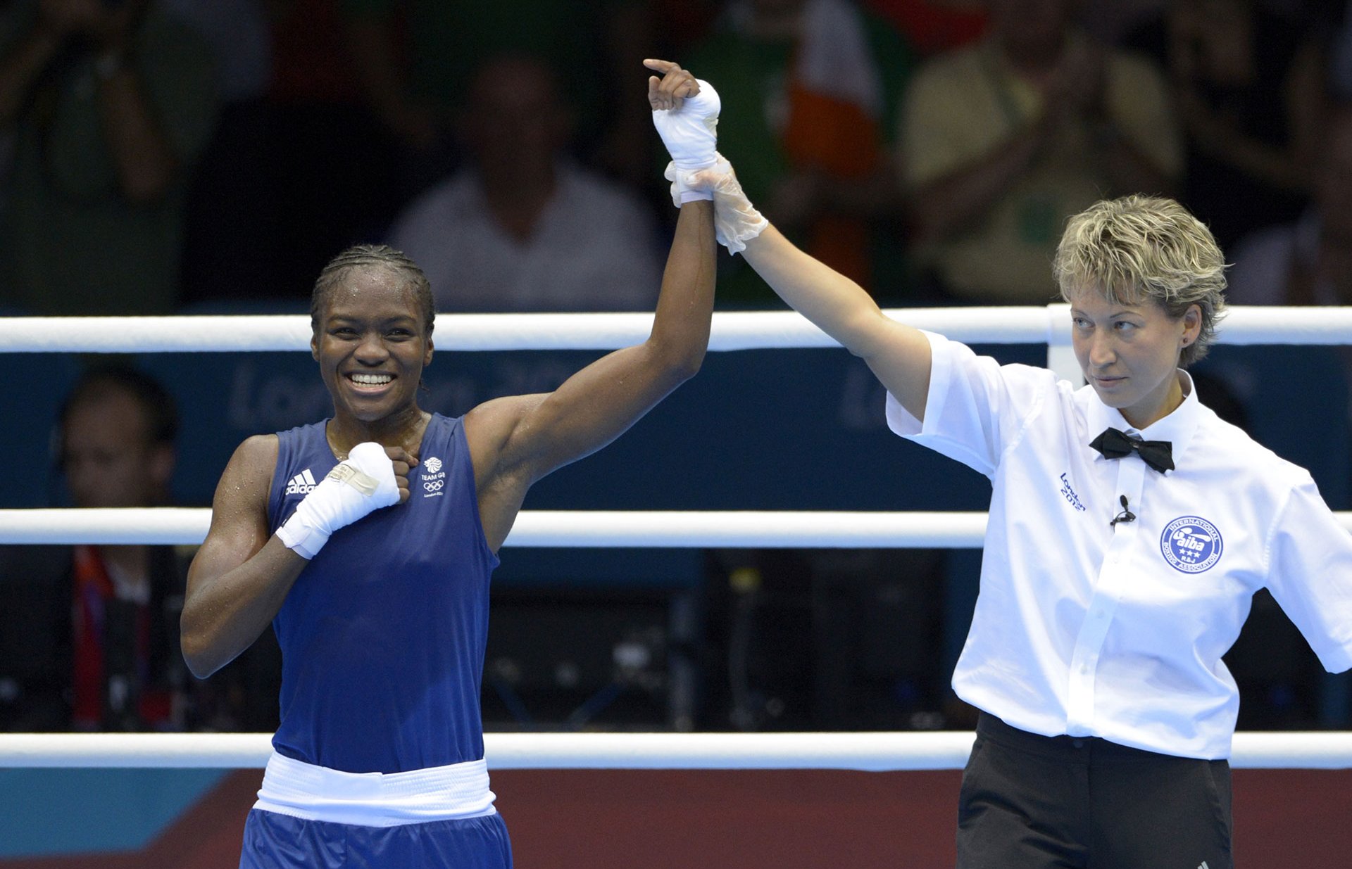 Photos Victoire de Nicola Adams [Grande-Bretagne], médaille d'or lors de la finale de boxe féminine en catégorie poids mouche, photographie, 2012.
