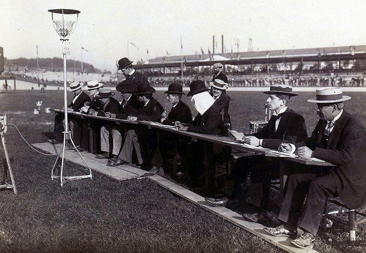 La table des pointeurs, photographie de Jules Beau, 1900.