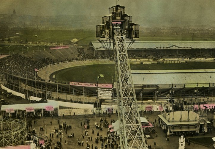 Le Flip-Flap de l’Exposition franco-britannique et le White City Stadium, photographie, 1908.