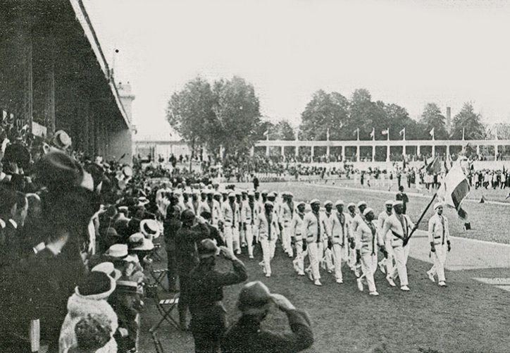 L’équipe française portant le béret à cocarde tricolore, photographie de presse, 1920.