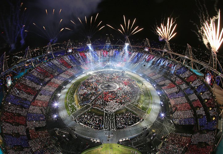 Feu d’artifice lors de la cérémonie d’ouverture, photographie de Chris McGrath, 2012.
