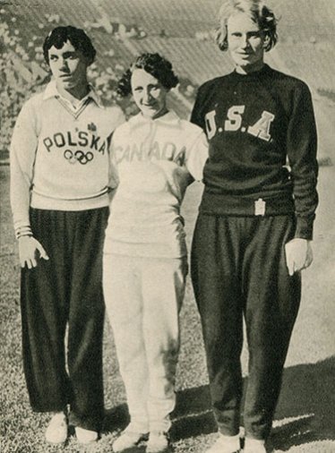 Photos Les femmes les plus rapides du monde : Stella[nbsp]Walsh [Pologne], Hilda Strike [Canada] et Wilhelmina von Bremen [États-Unis], carte[nbsp]postale,[nbsp]1932.
