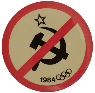 « Boycott russe des Jeux Olympiques de Los Angeles », pin’s, 1984.
