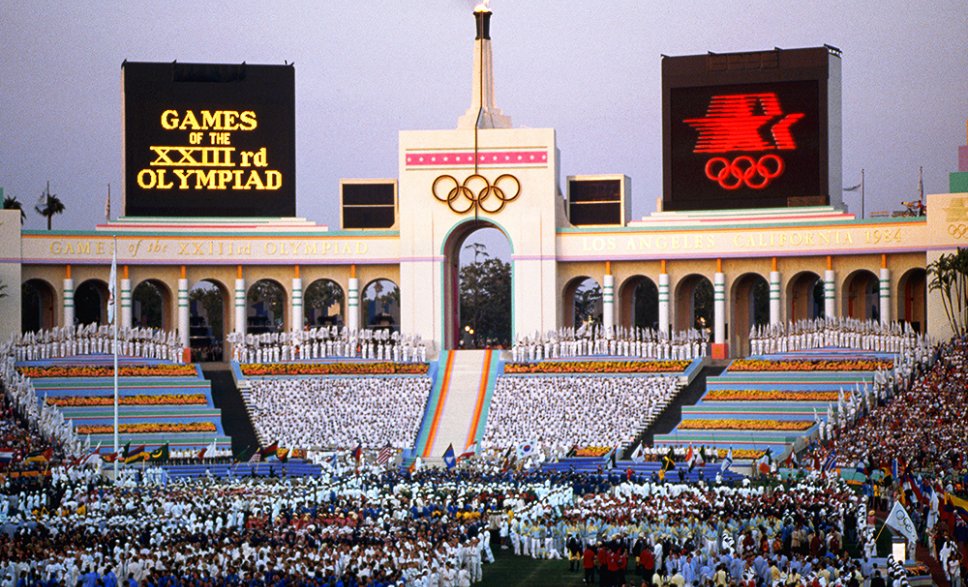 Photos La cérémonie d’ouverture dans le stade olympique, photographie de Kit Houghton, 1984.
