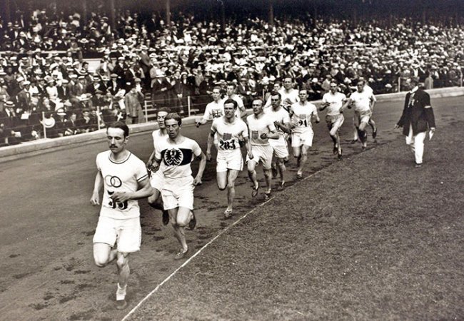 Photos Finale hommes du 1.500 mètres, photographie de Bob Thomas, 1912.